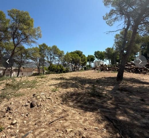 Grond te koop in Moraira, Teulada-Moraira - € 390.000 (Ref: 9658271)