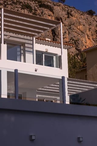 3 sovrum Villa till salu i Altea med pool garage - 1 650 000 € (Ref: 9658273)