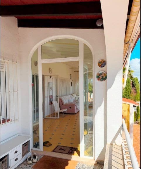 5 bedroom Villa for sale in Calpe / Calp with pool garage - € 645,000 (Ref: 9706214)