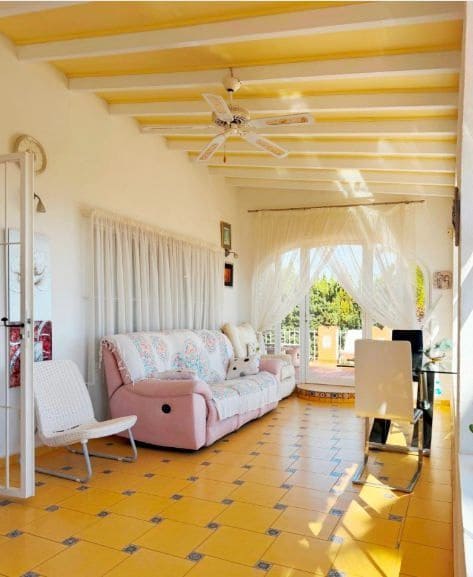 5 bedroom Villa for sale in Calpe / Calp with pool garage - € 645,000 (Ref: 9706214)