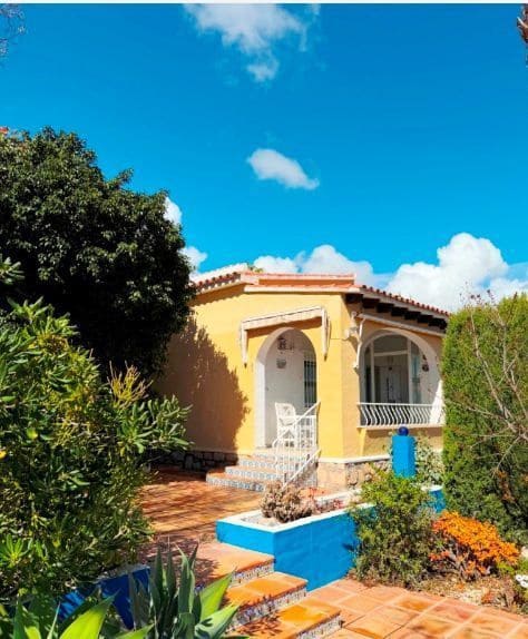 5 bedroom Villa for sale in Calpe / Calp with pool garage - € 645,000 (Ref: 9706214)