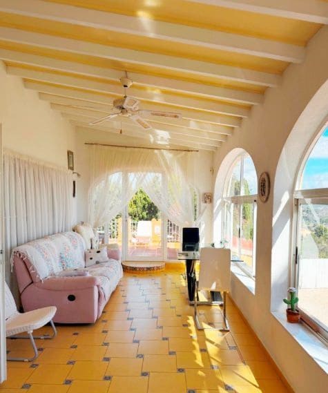 5 bedroom Villa for sale in Calpe / Calp with pool garage - € 645,000 (Ref: 9706214)