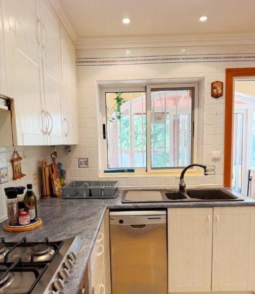 5 bedroom Villa for sale in Calpe / Calp with pool garage - € 645,000 (Ref: 9706214)