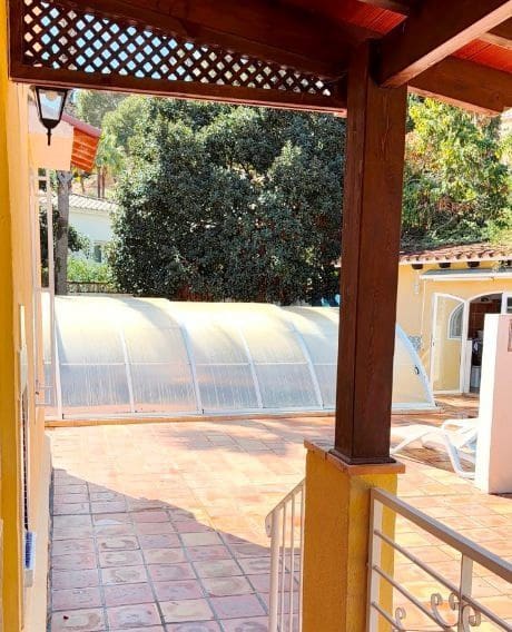 5 bedroom Villa for sale in Calpe / Calp with pool garage - € 645,000 (Ref: 9706214)