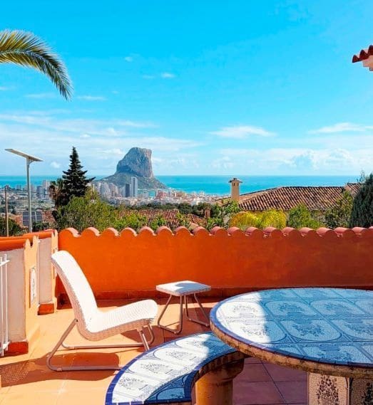 5 bedroom Villa for sale in Calpe / Calp with pool garage - € 645,000 (Ref: 9706214)