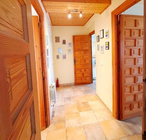 5 bedroom Villa for sale in Calpe / Calp with pool garage - € 645,000 (Ref: 9706214)