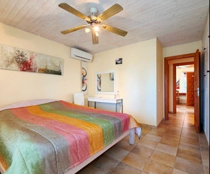 5 bedroom Villa for sale in Calpe / Calp with pool garage - € 645,000 (Ref: 9706214)