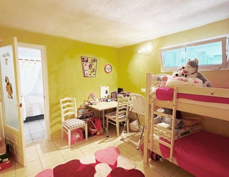 5 bedroom Villa for sale in Calpe / Calp with pool garage - € 645,000 (Ref: 9706214)