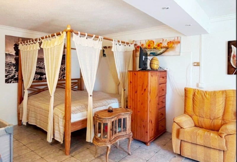 5 bedroom Villa for sale in Calpe / Calp with pool garage - € 645,000 (Ref: 9706214)