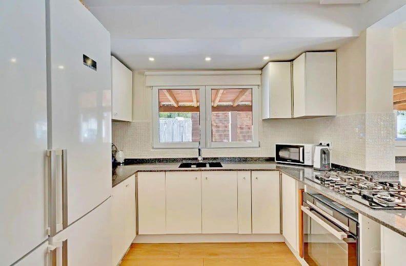 3 bedroom Villa for sale in Pinosol with pool garage - € 890,000 (Ref: 9729770)