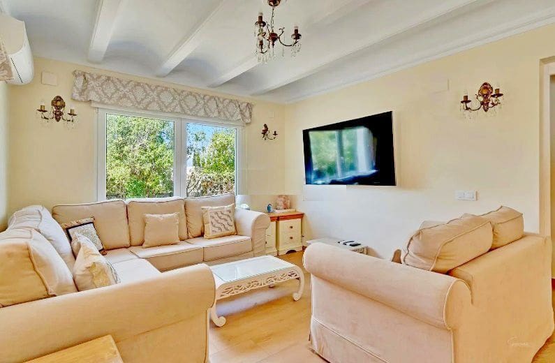 3 bedroom Villa for sale in Pinosol with pool garage - € 890,000 (Ref: 9729770)