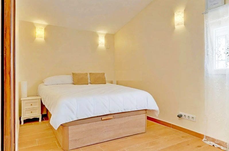 3 bedroom Villa for sale in Pinosol with pool garage - € 890,000 (Ref: 9729770)