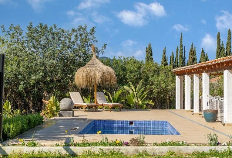 3 bedroom Villa for sale in Pinosol with pool garage - € 890,000 (Ref: 9729770)