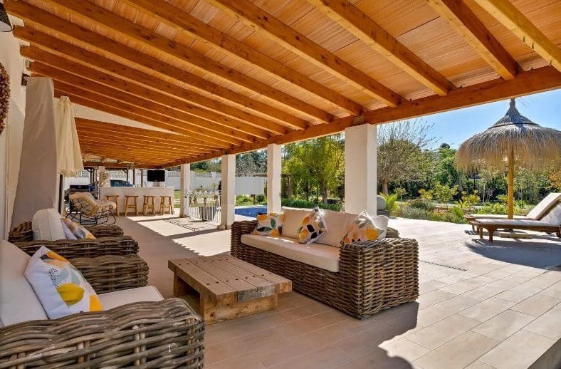 3 bedroom Villa for sale in Pinosol with pool garage - € 890,000 (Ref: 9729770)