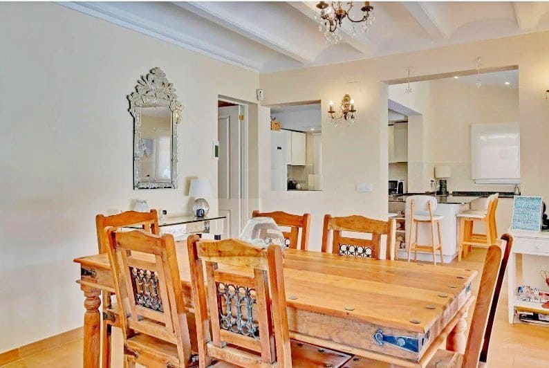 3 bedroom Villa for sale in Pinosol with pool garage - € 890,000 (Ref: 9729770)