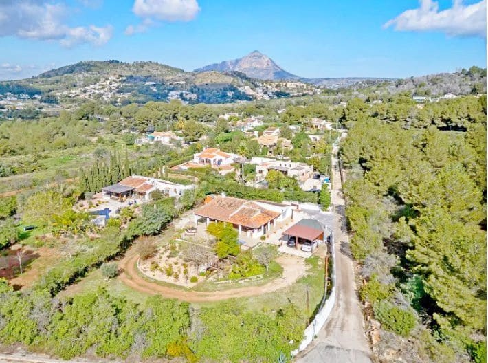 3 bedroom Villa for sale in Pinosol with pool garage - € 890,000 (Ref: 9729770)