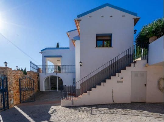 4 slaapkamer Villa te koop in Calpe / Calp met zwembad garage - € 1.075.000 (Ref: 9737888)