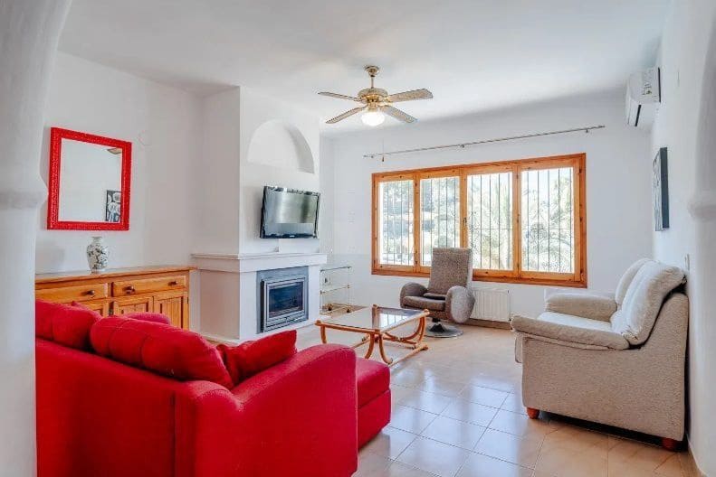 3 soverom Villa til salgs i Calpe / Calp med svømmebasseng garasje - € 530 000 (Ref: 9741477)