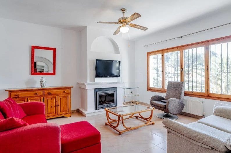 3 soverom Villa til salgs i Calpe / Calp med svømmebasseng garasje - € 530 000 (Ref: 9741477)