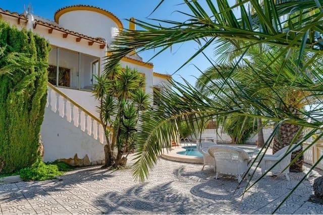 3 soverom Villa til salgs i Calpe / Calp med svømmebasseng garasje - € 530 000 (Ref: 9741477)