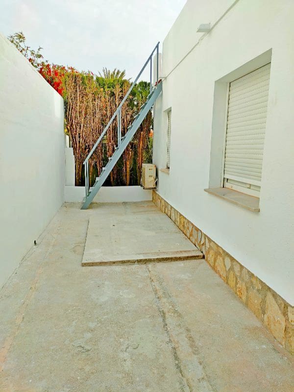 3 slaapkamer Halfvrijstaande villa te koop in Denia met garage - € 440.000 (Ref: 9790214)