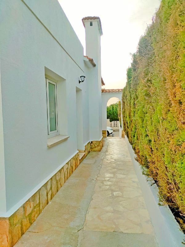 3 slaapkamer Halfvrijstaande villa te koop in Denia met garage - € 440.000 (Ref: 9790214)