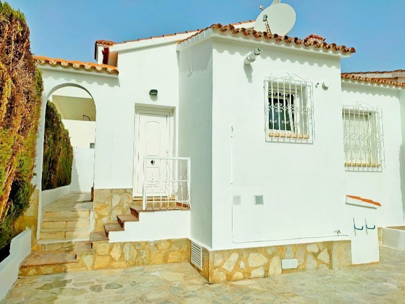 3 slaapkamer Halfvrijstaande villa te koop in Denia met garage - € 440.000 (Ref: 9790214)