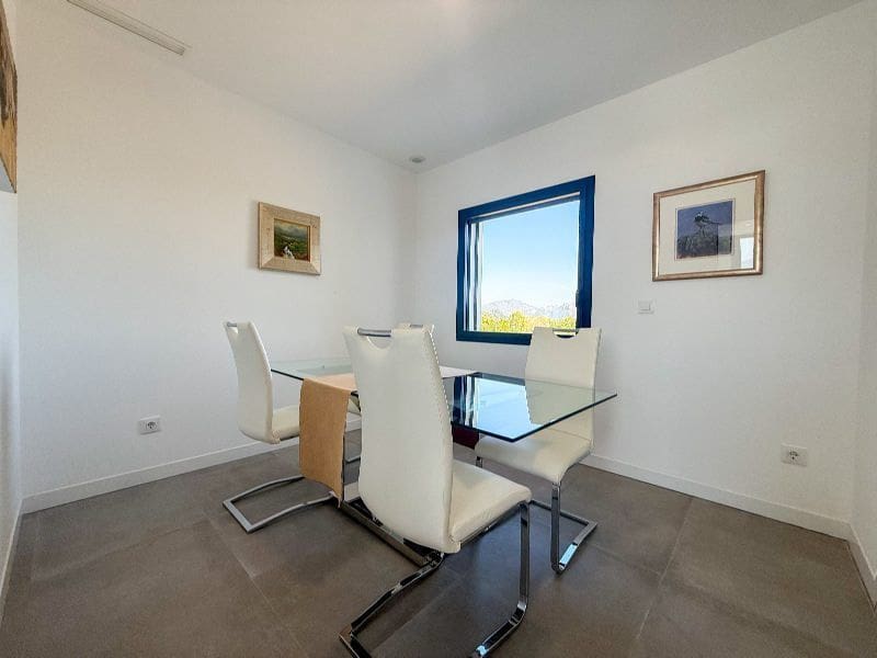 3 soverom Villa til salgs i Tormos med svømmebasseng garasje - € 825 000 (Ref: 9828235)