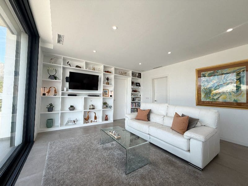3 soverom Villa til salgs i Tormos med svømmebasseng garasje - € 825 000 (Ref: 9828235)