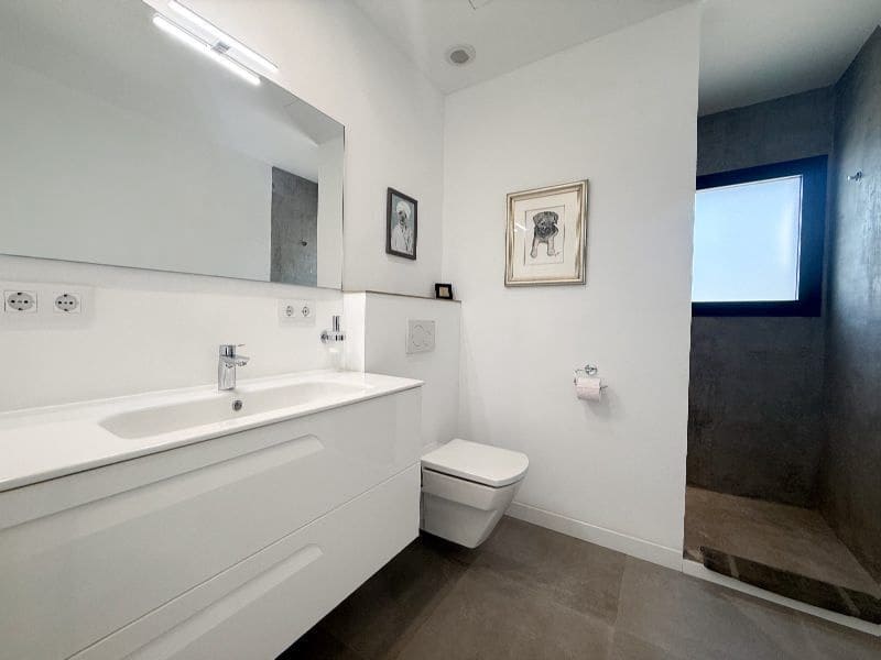 3 soverom Villa til salgs i Tormos med svømmebasseng garasje - € 825 000 (Ref: 9828235)