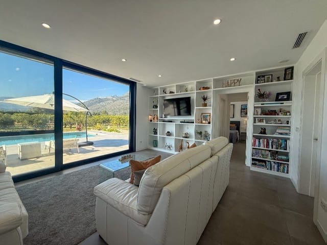 3 soverom Villa til salgs i Tormos med svømmebasseng garasje - € 825 000 (Ref: 9828235)