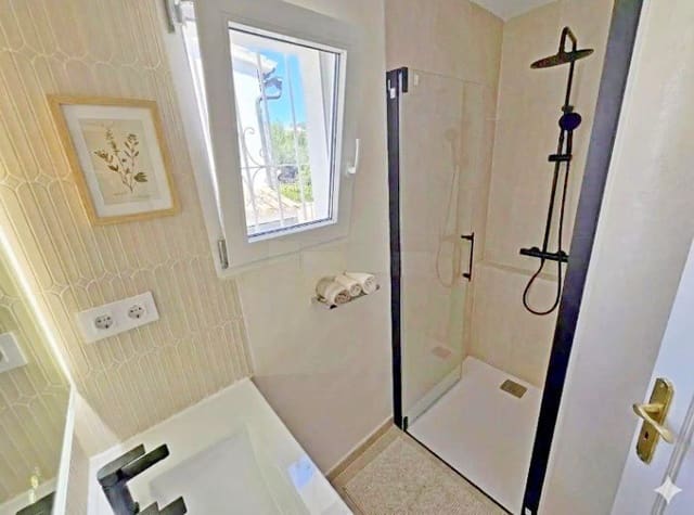 2 slaapkamer Halfvrijstaande villa te koop in Moraira, Teulada-Moraira met zwembad garage - € 349.000 (Ref: 9842090)