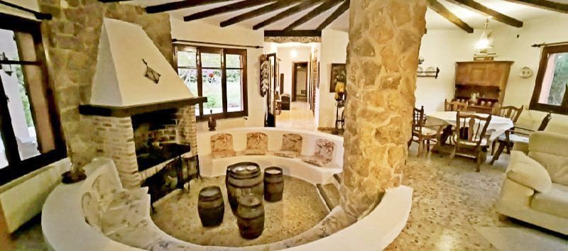 3 bedroom Villa for sale in Denia with garage - € 840,000 (Ref: 9861512)