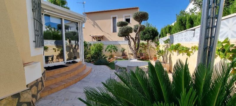3 bedroom Villa for sale in Denia with garage - € 433,000 (Ref: 9872912)