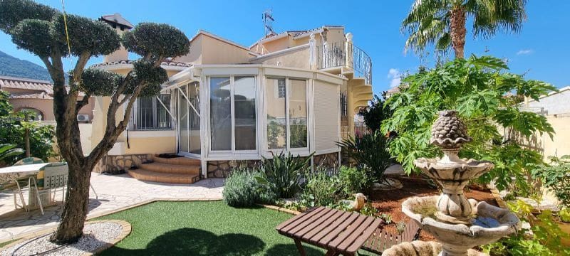 3 bedroom Villa for sale in Denia with garage - € 433,000 (Ref: 9872912)