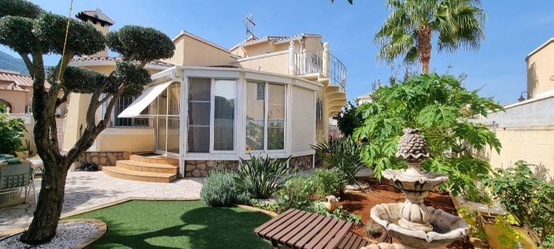 3 bedroom Villa for sale in Denia with garage - € 433,000 (Ref: 9872912)