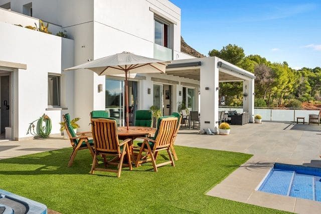5 slaapkamer Villa te koop in Javea / Xabia met zwembad garage - € 1.890.000 (Ref: 9883982)