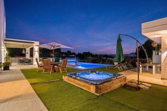 5 slaapkamer Villa te koop in Javea / Xabia met zwembad garage - € 1.890.000 (Ref: 9883982)