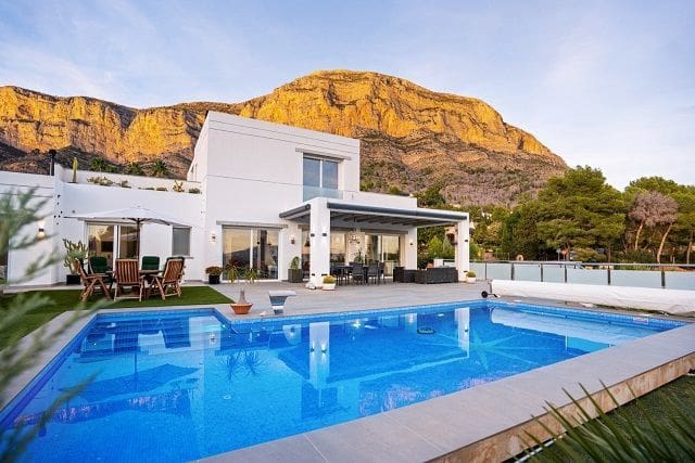 5 slaapkamer Villa te koop in Javea / Xabia met zwembad garage - € 1.890.000 (Ref: 9883982)