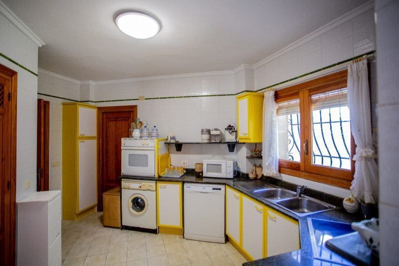 4 bedroom Villa for sale in Javea / Xabia with garage - € 1,890,000 (Ref: 9883983)