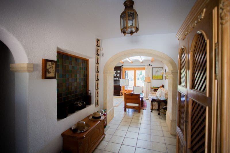 4 bedroom Villa for sale in Javea / Xabia with garage - € 1,890,000 (Ref: 9883983)