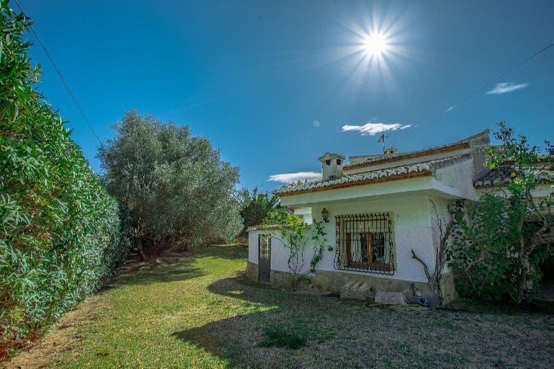 4 bedroom Villa for sale in Javea / Xabia with garage - € 1,890,000 (Ref: 9883983)