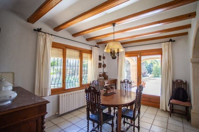 4 bedroom Villa for sale in Javea / Xàbia with garage - € 1,890,000 (Ref: 9883983)
