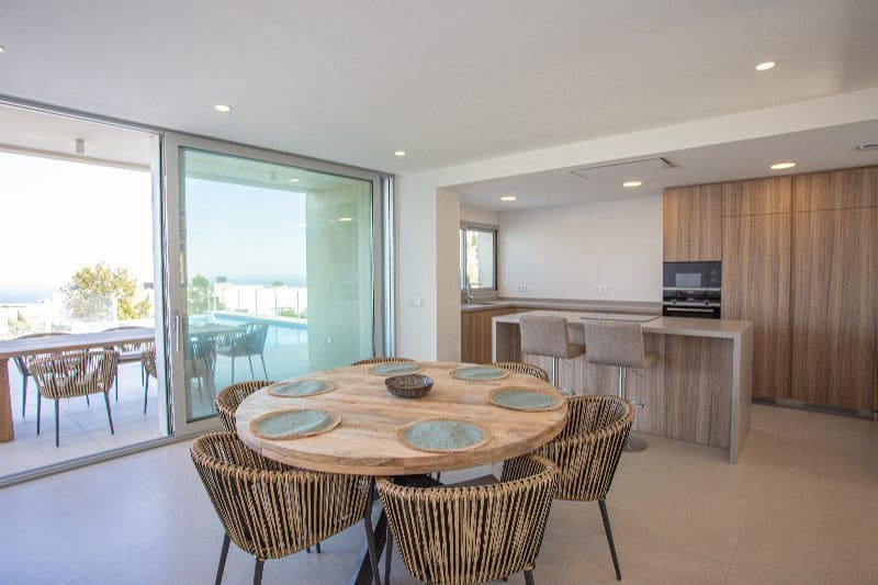 4 bedroom Villa for sale in Cumbre del Sol with pool garage - € 1,499,000 (Ref: 9883985)