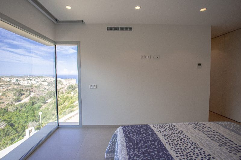 4 bedroom Villa for sale in Cumbre del Sol with pool garage - € 1,499,000 (Ref: 9883985)