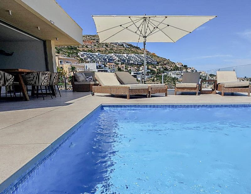 4 bedroom Villa for sale in Cumbre del Sol with pool garage - € 1,499,000 (Ref: 9883985)