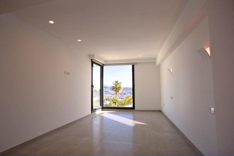 3 bedroom Villa for sale in Moraira with pool garage - € 2,250,000 (Ref: 9883987)