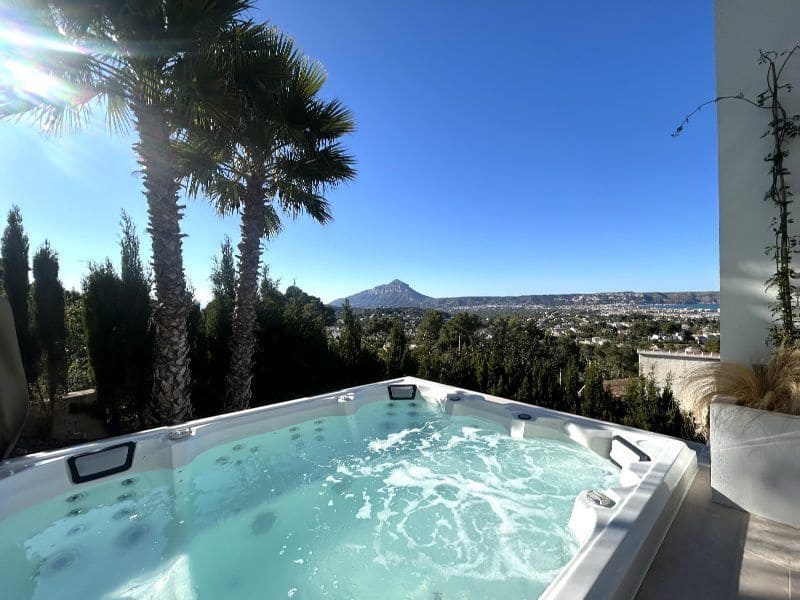 4 soveværelse Villa til salg i Javea / Xabia med swimmingpool garage - € 2.150.000 (Ref: 9883988)