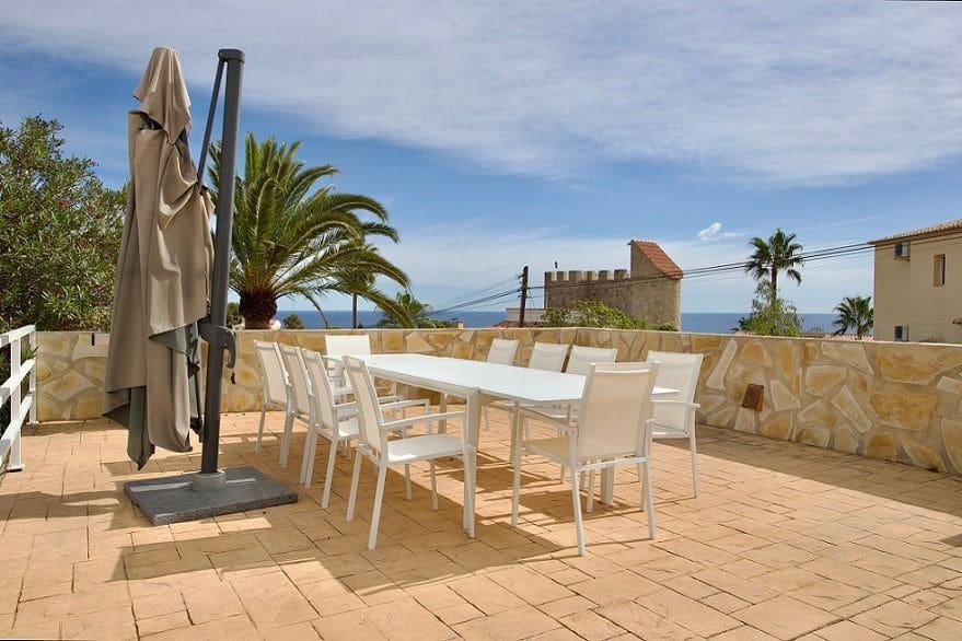 Chalet de 4 habitaciones en Javea / Xàbia en venta con piscina garaje - 1.180.000 € (Ref: 9883989)