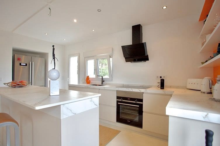 Chalet de 4 habitaciones en Javea / Xàbia en venta con piscina garaje - 1.180.000 € (Ref: 9883989)
